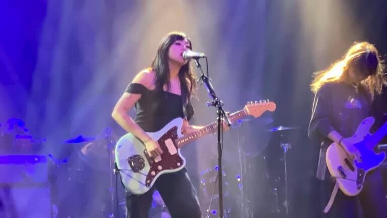 beabadoobee net worth 2026