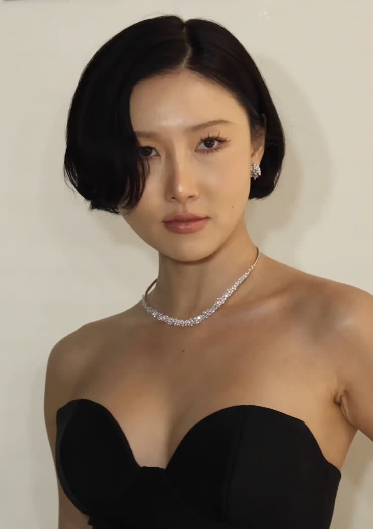 Hwasa (MAMAMOO) net worth 2026