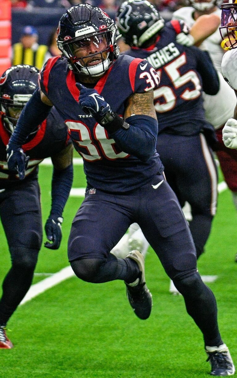 Jonathan Owens net worth 2026