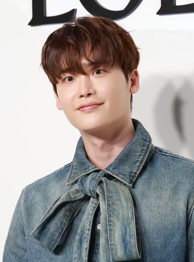 Lee Jong-suk net worth 2026