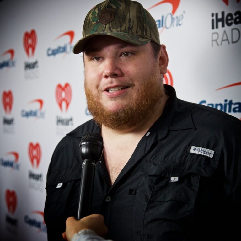 Luke Combs net worth 2026