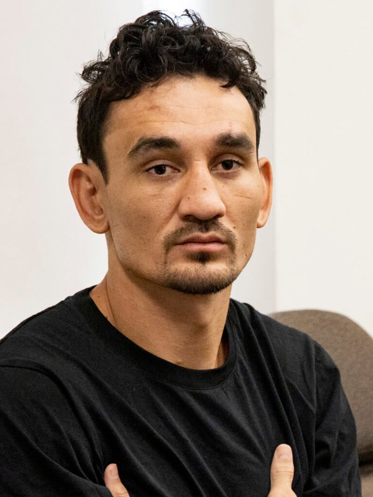 Max Holloway net worth 2026