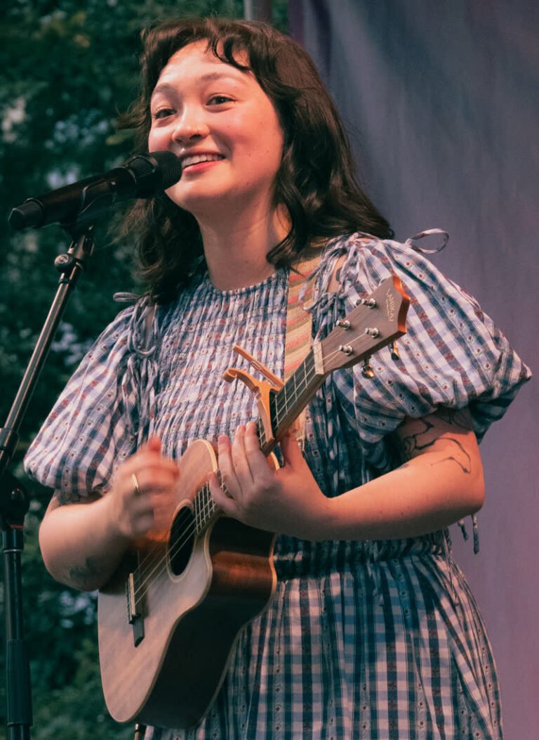 Mxmtoon net worth 2026