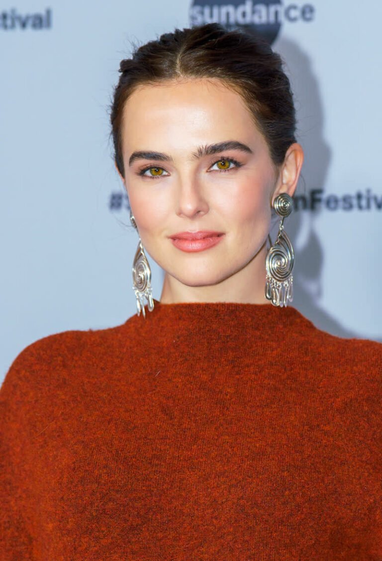 Zoey Deutch net worth 2026